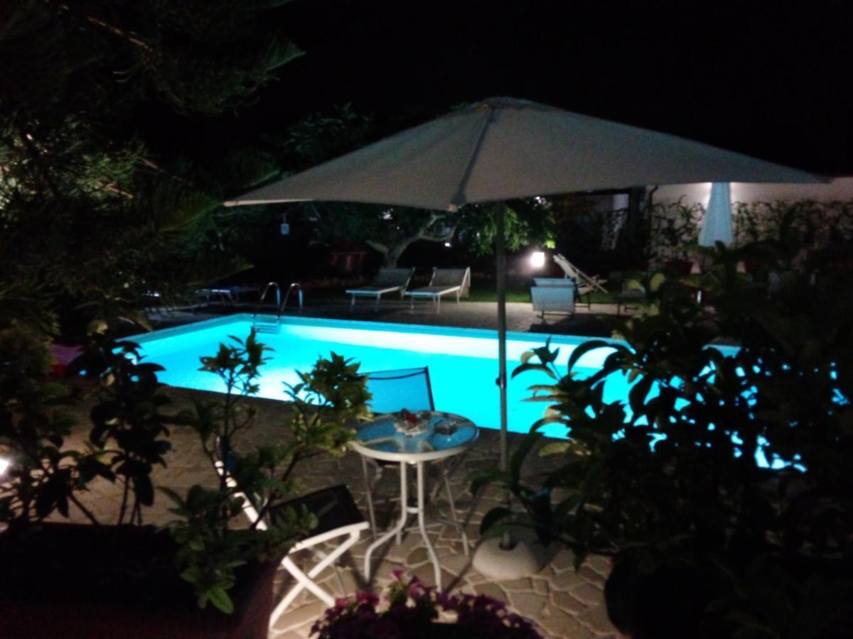 Casa Vacanza Augusto Uggiano la Chiesa Kültér fotó